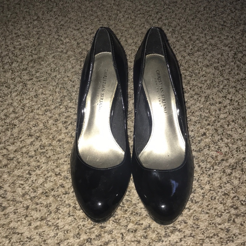 Shiny black heels